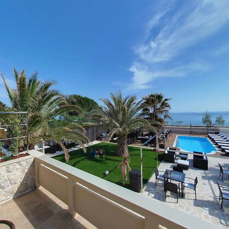 Paradise Resort Vanesa 维尔 酒店