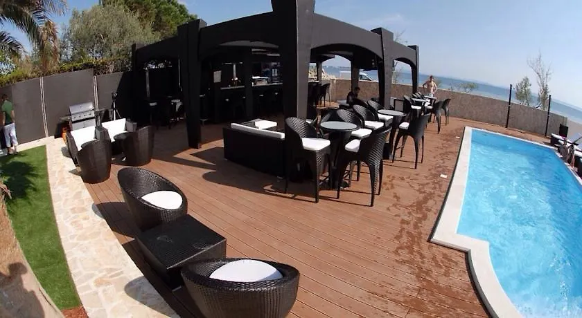 Paradise Resort Vanesa 维尔 酒店
