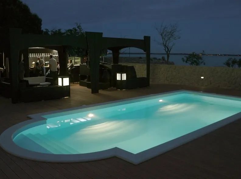 Paradise Resort Vanesa 维尔 酒店