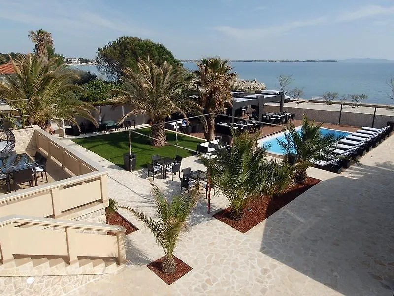 酒店 Paradise Resort Vanesa 维尔